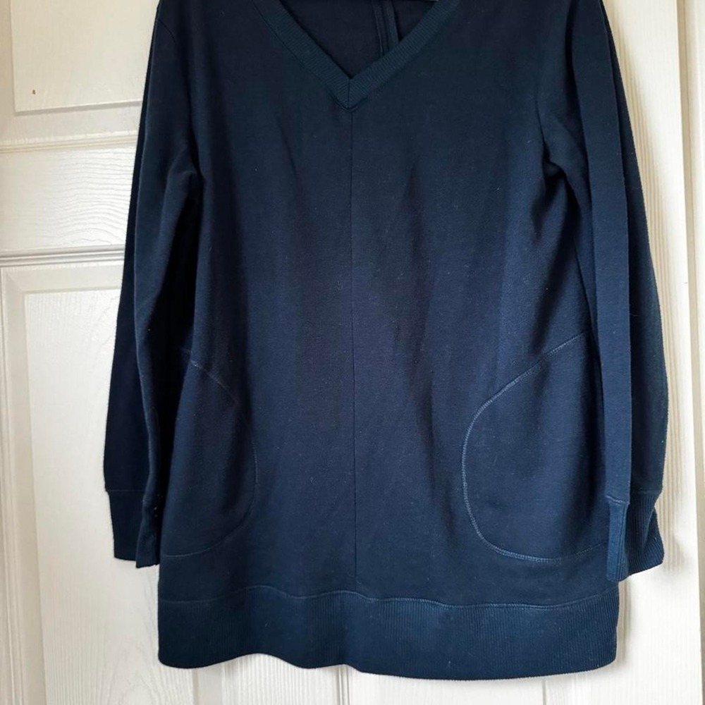 Wonderly Intimates Navy blue sweatshirt with pockets, size M